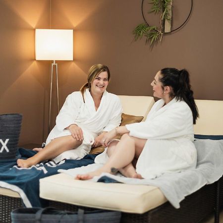 Therme Laa - Hotel & Silent Spa Лаа ан дер Тая Екстериор снимка