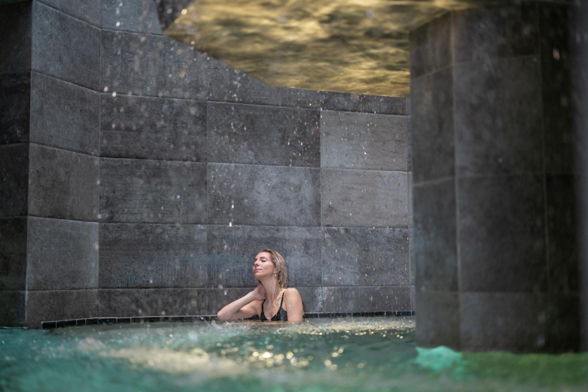 Therme Laa - Hotel & Silent Spa Лаа ан дер Тая Екстериор снимка