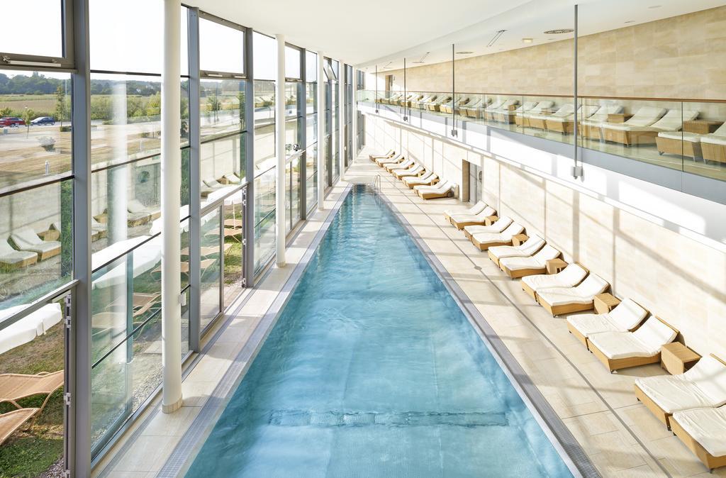 Therme Laa - Hotel & Silent Spa Лаа ан дер Тая Екстериор снимка