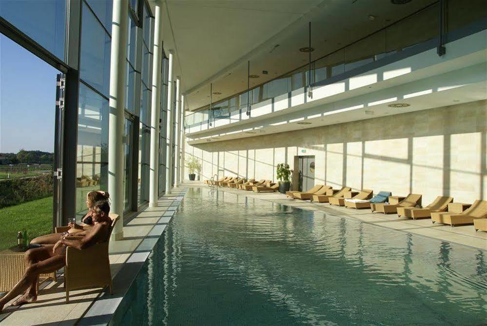 Therme Laa - Hotel & Silent Spa Лаа ан дер Тая Екстериор снимка