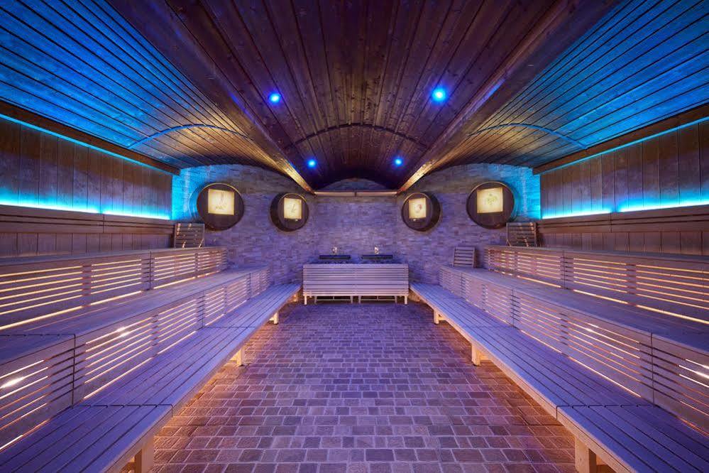 Therme Laa - Hotel & Silent Spa Лаа ан дер Тая Екстериор снимка